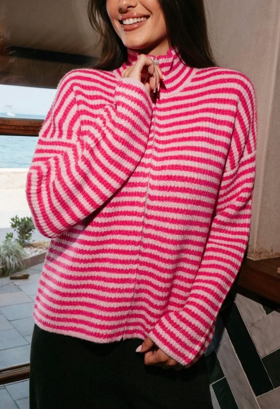 Sara zip strikk