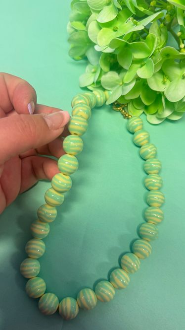 Hovedbilde The green yellow necklace 